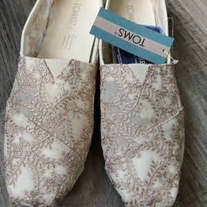 Tom’s 7.5 NWT Alpargata natural lace